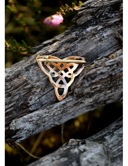 Fíbula Triquetta Celta em bronze (2,9...