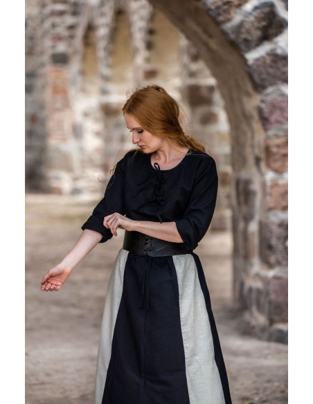 Blusa medieval modelo Tilda, cor preta