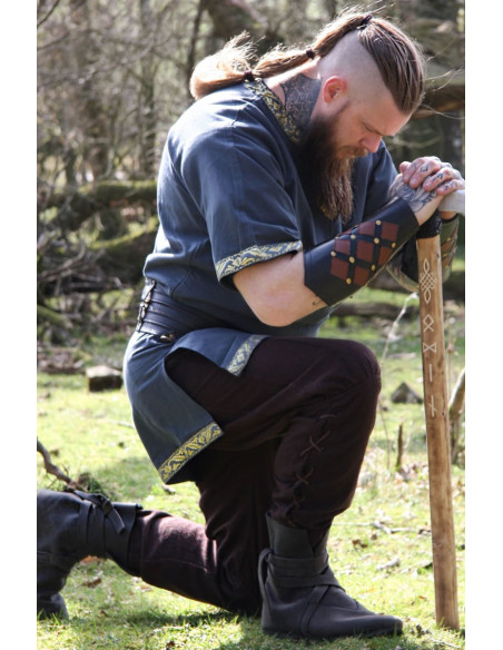 Túnica romana azul com bordados