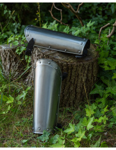 Grevas medievais de Balthasar, aço polido