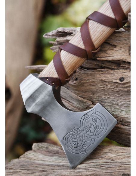 Machado de aço fundido norueguês com...