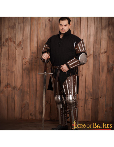 Par de armas históricas medievais com...