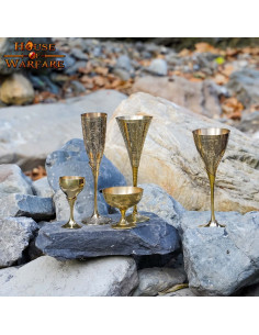 Taça de champanhe para banquete principesco medieval (160... 2