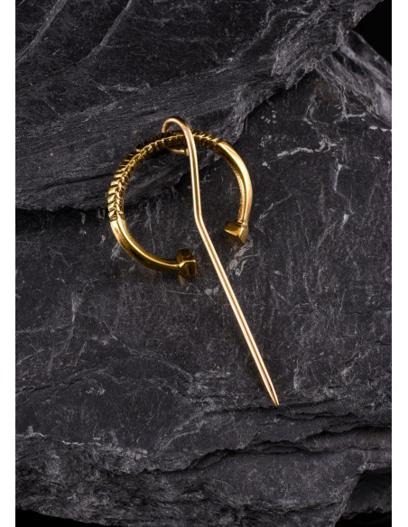 Pequeno broche de anel torcido, latão...