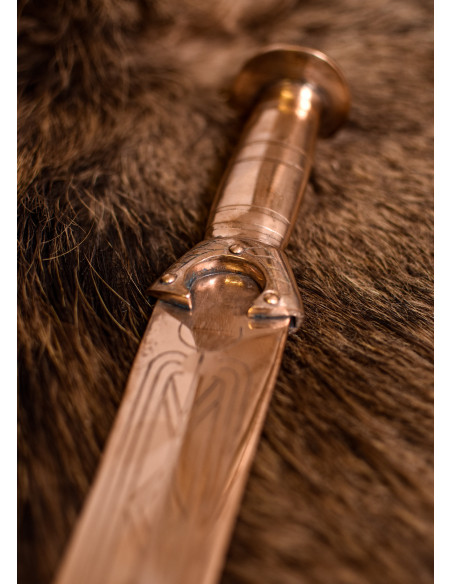 Espada curta celta em bronze (71,5 cm.)