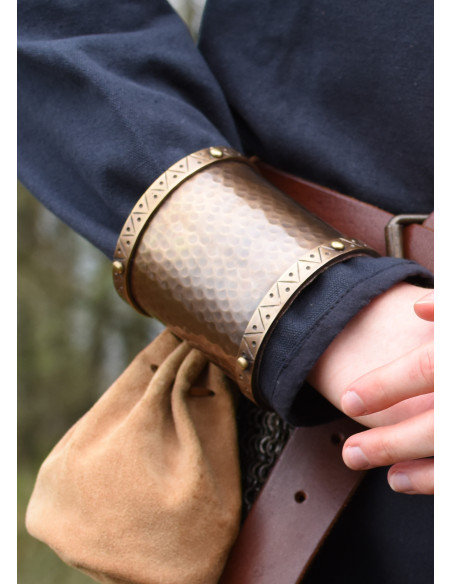 Pulseira celta de latão (9,5 cm)