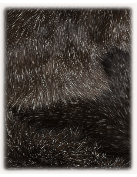 Saia bárbara modelo Karya, cabelo de...