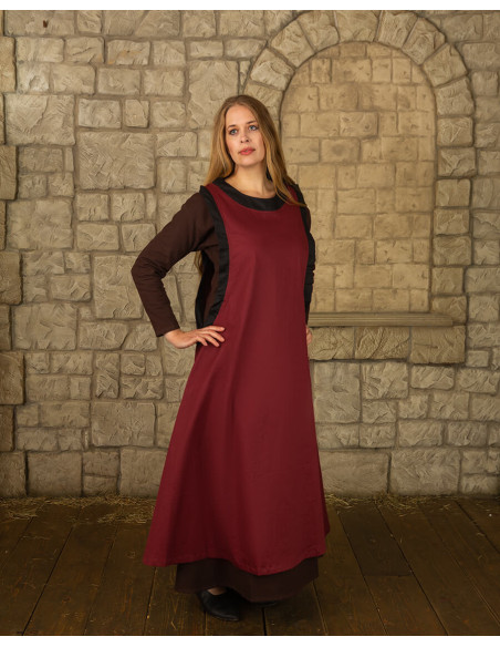 Vestido medieval lady Juliana, cor bordô