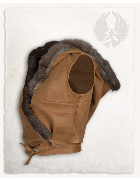 Camisola de mulher medieval com capuz...