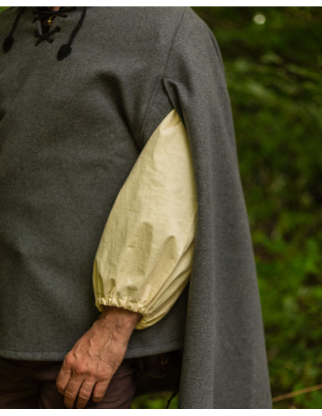 Capa de lã renascentista, modelo...