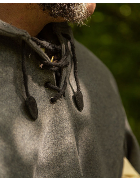 Capa de lã renascentista, modelo...