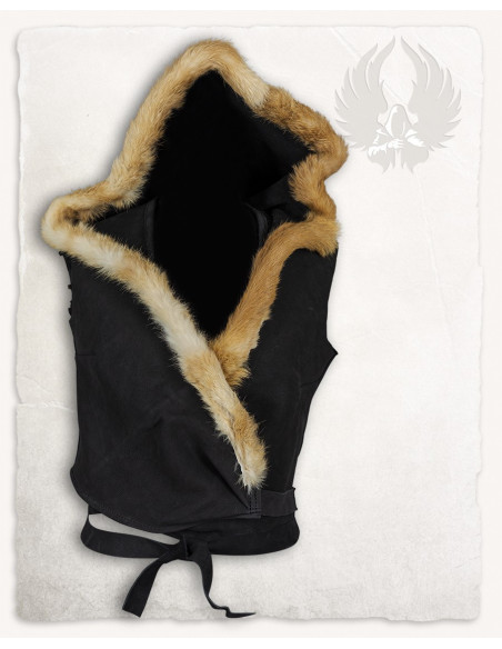 Top de mulher medieval com capuz...