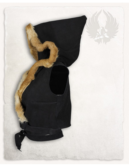 Top de mulher medieval com capuz...