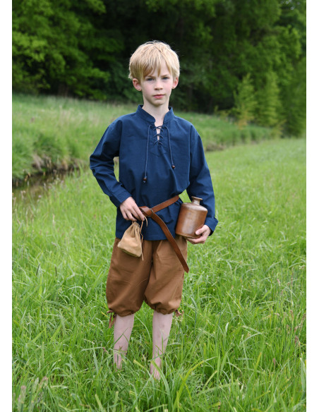 Calças capri modelo Jonte com cordões...