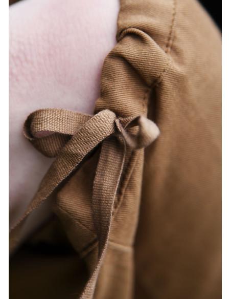 Calças capri modelo Jonte com cordões...