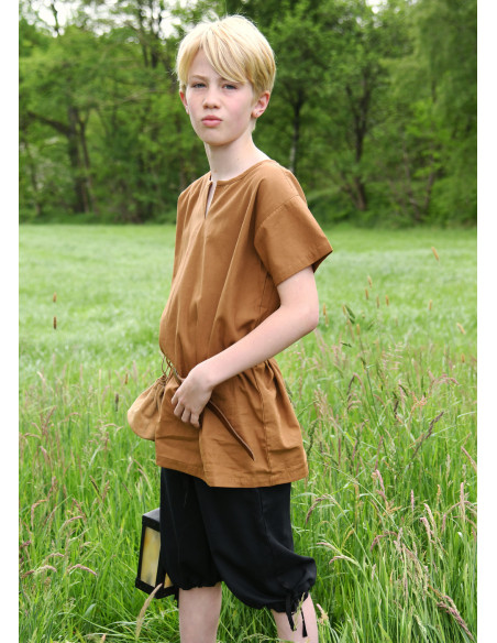 Calça capri com atacadores modelo...