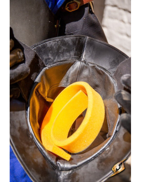 Capacete Morion da série Sovereign...