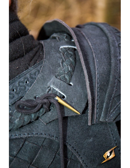 Conjunto de ombreiras em camurça...