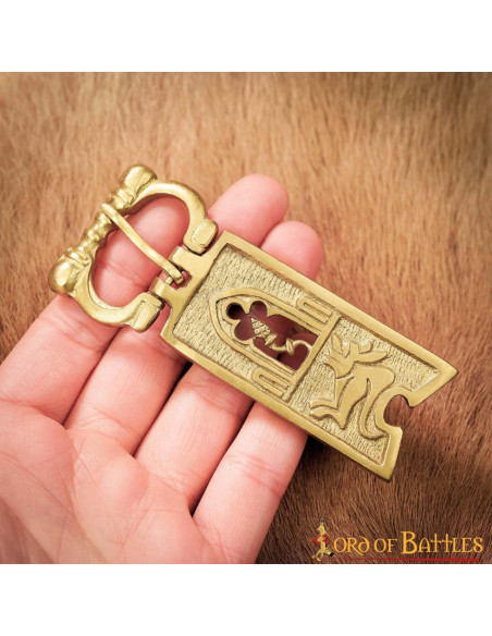 Fivela de cardo para cintos medievais