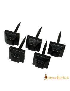 Conjunto de 5 tachas quadradas medievais forjadas à mão