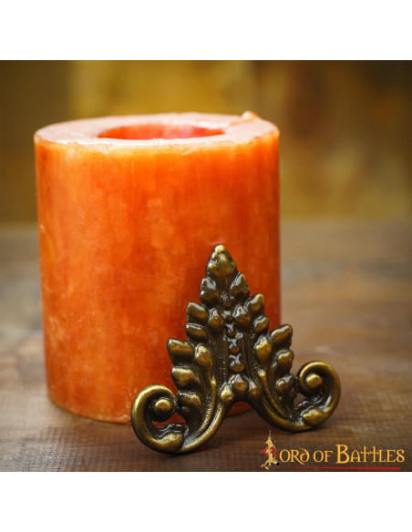 Ornamento floral medieval para couro...