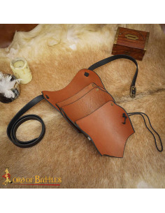 Ombreira de cavalo celta em forma de escamas - Granada 2