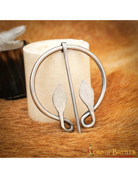 Broche de folha celta em aço inoxidável