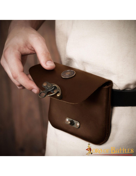 Bolsa medieval em pele castanha com...