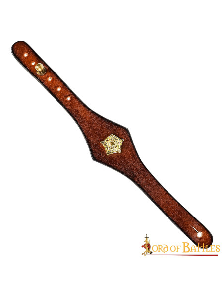 Pulseira feita à mão em couro marrom...