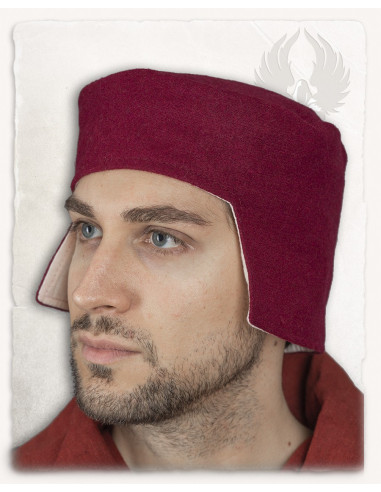 Chapéu medieval de Rafael em vermelho