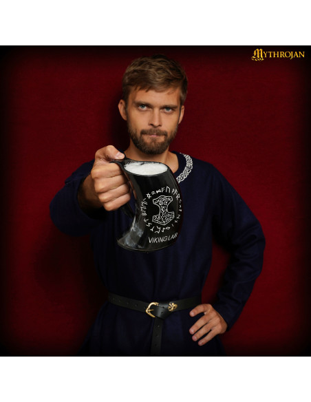 Jarro de hidromel com chifre Viking...