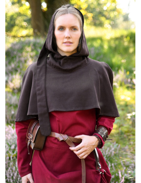 Gugel com capuz pontiagudo modelo...