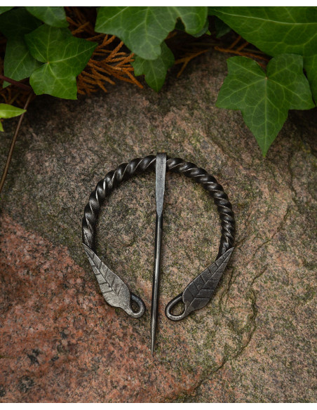 Fibula Silvana sai para vestidos e capas