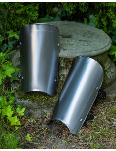 Torresmos medievais de Lucas em aço