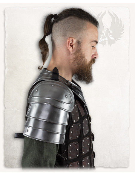 Ombreiras medievais em aço polido...