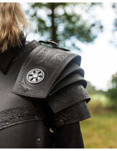 Ombreiras de couro em relevo com padrão floral Modelo Gawain