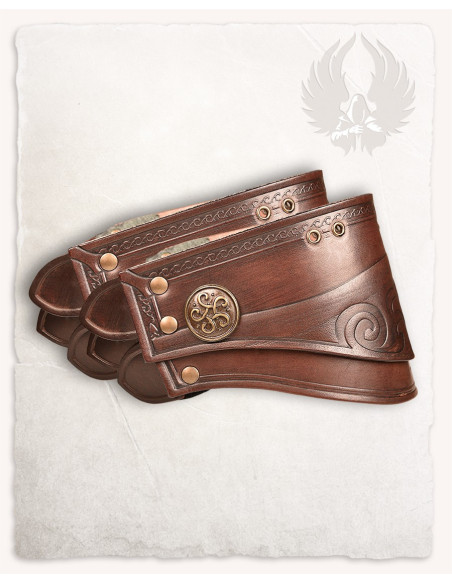 Ombreiras de couro marrom com padrão...