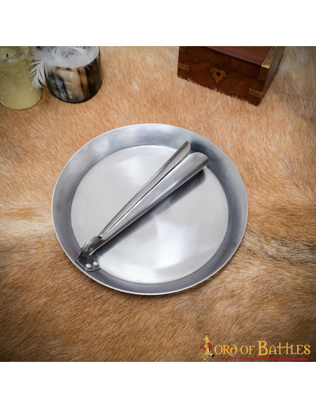 Frigideira dobrável em ferro forjado...