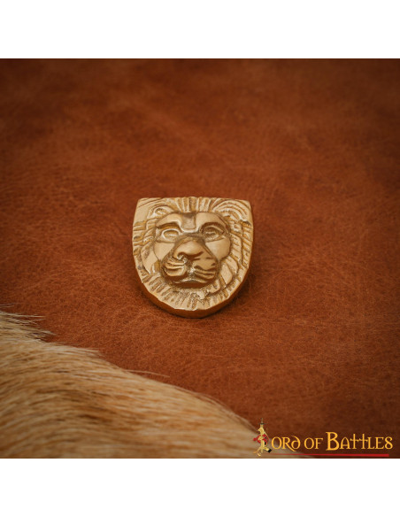 Folha de latão decorada com cabeça de...