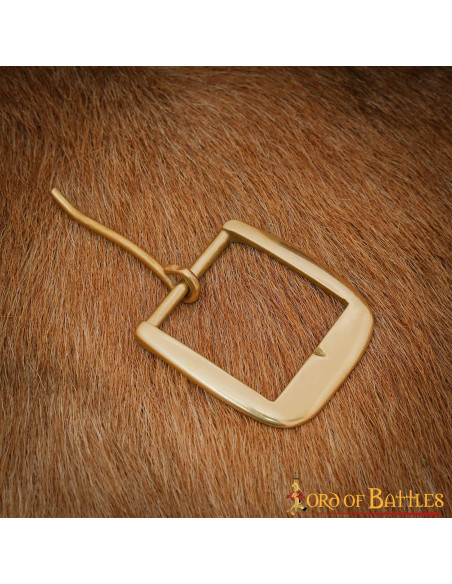 Fivela medieval feita à mão, latão puro