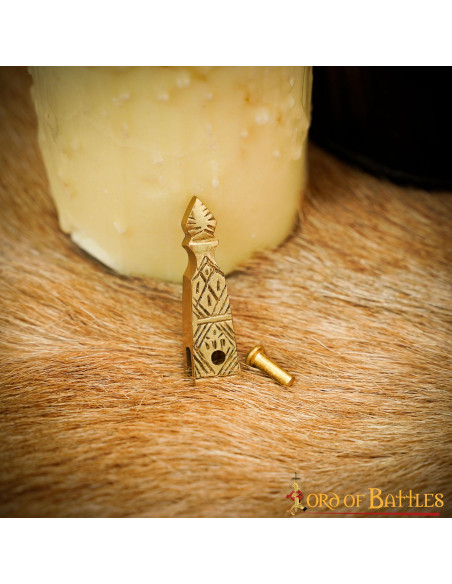 Ponta de latão para cinto medieval...