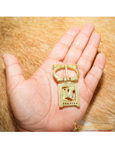 Fivela de lobo medieval em latão (6,2 x 2,8 cm.) 2