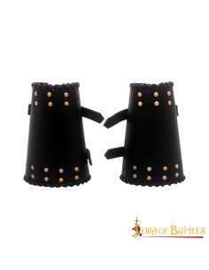 Braçadeiras medievais de couro com tachas (17 cm.)