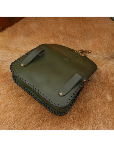 Bolsa de couro com cruz celta em...