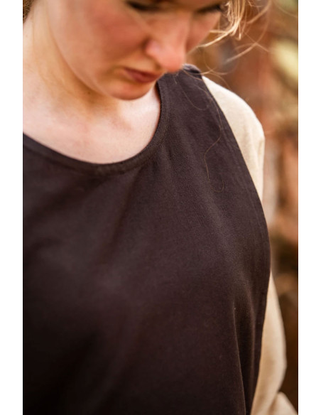 Sobretudo medieval Magdalena, cor marrom