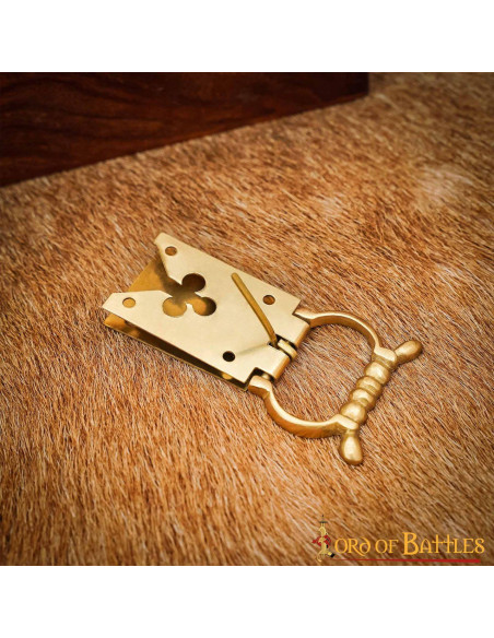 Fivela medieval de trevo de latão do...