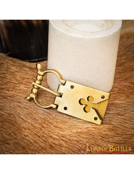 Fivela medieval de trevo de latão do...