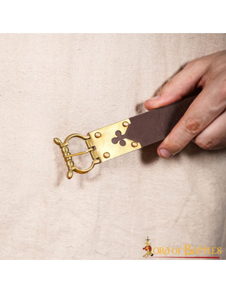 Fivela medieval de trevo de latão do...