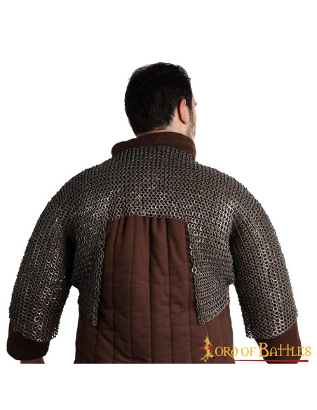 Cota de malha curta, rebitada e anel...