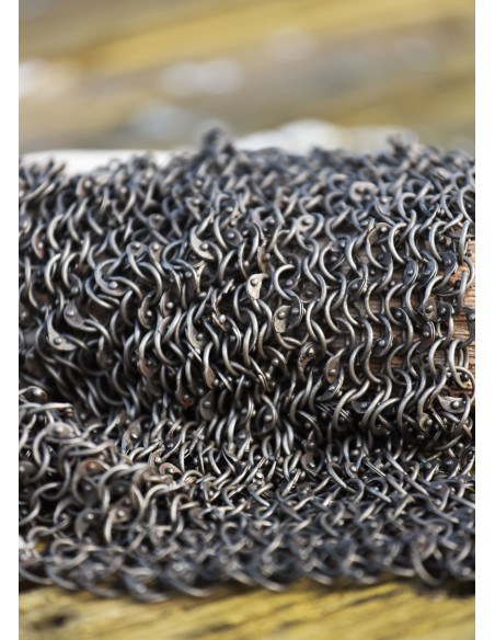 Cota de malha rebitada, acabamento...